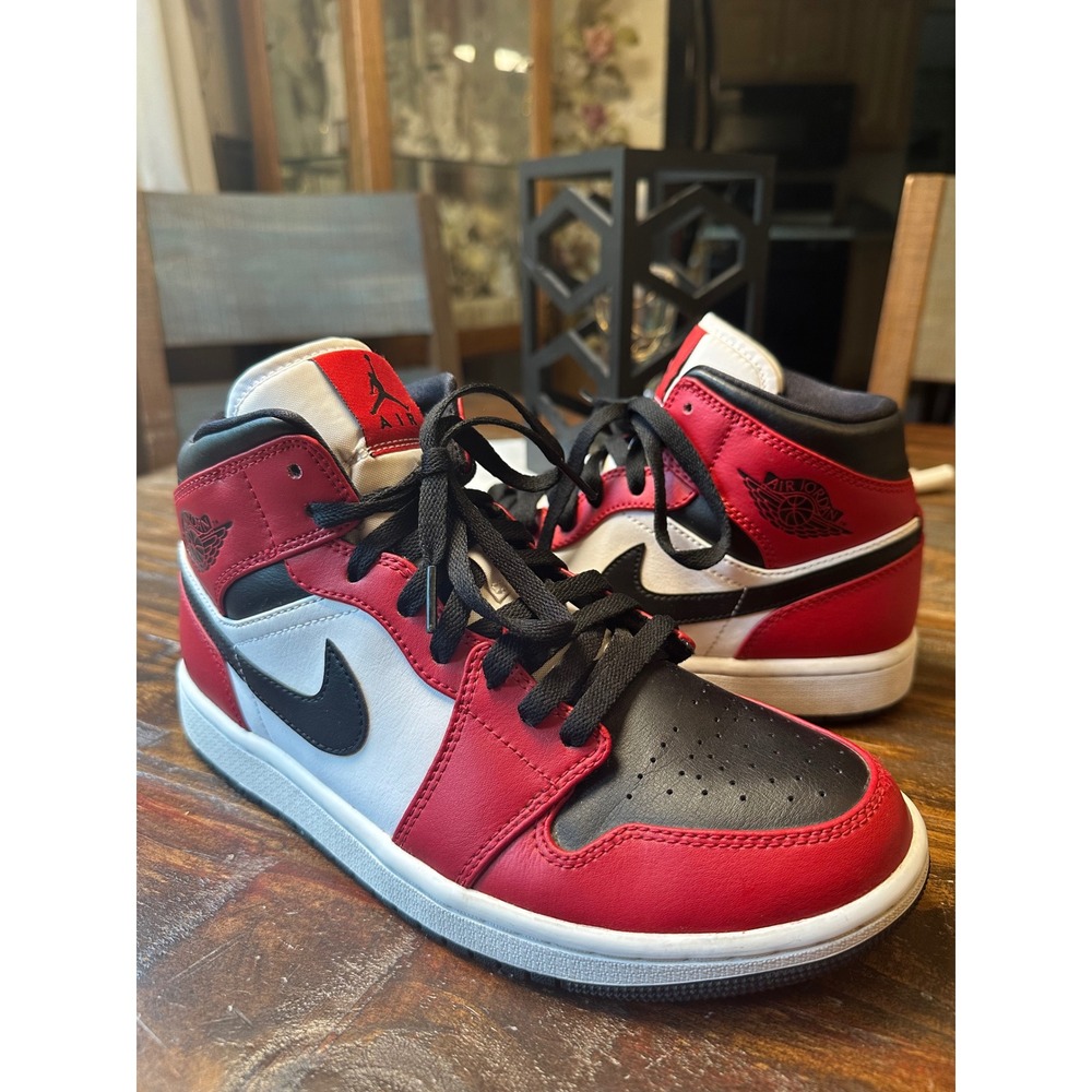 Air Jordan 1 Mid Chicago Black Toe Mens Red Black White 554724-069 Size 8